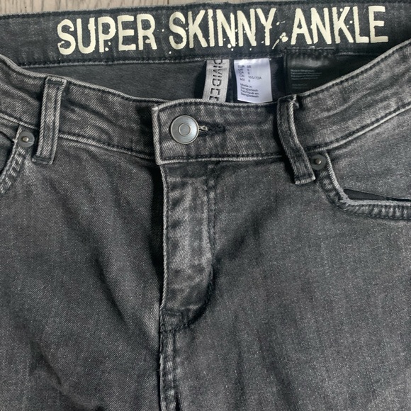 Super Skinny Ankle Jeans💜🍂 - Picture 3 of 4